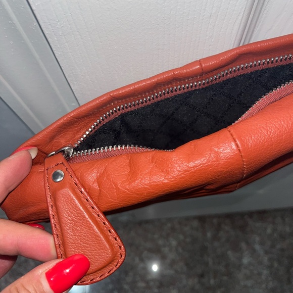 BCBG dark pumpkin orange ruched leather shoulder bag - Picture 4 of 6